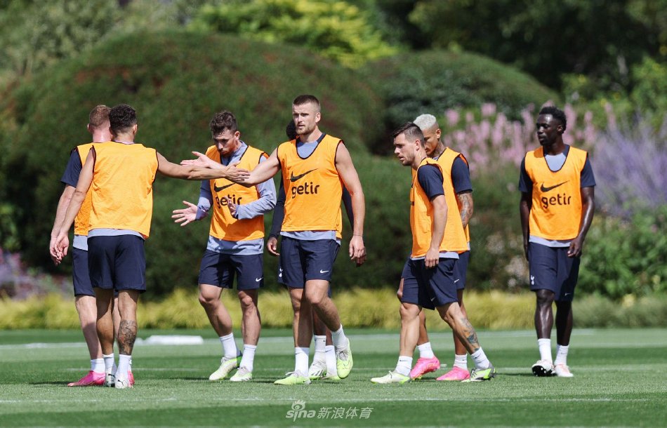 队的士气与 队的士气与